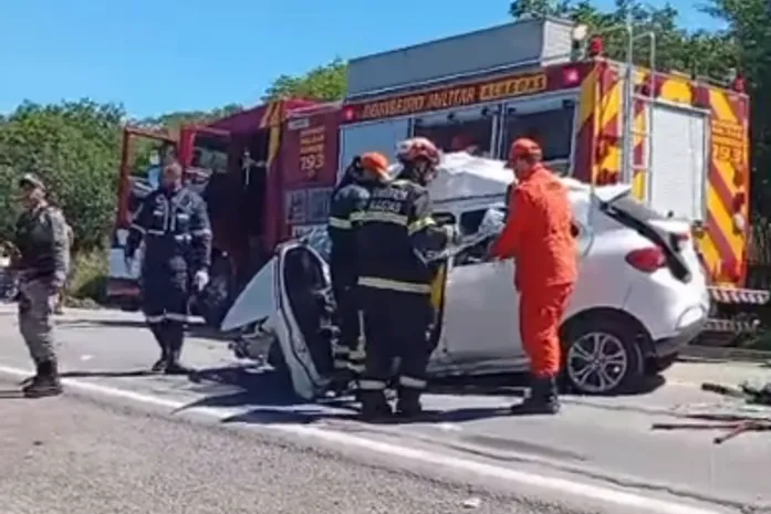 Tragédia no Sertão: Colisão lateral entre carro e bitrem deixa um morto na BR-423