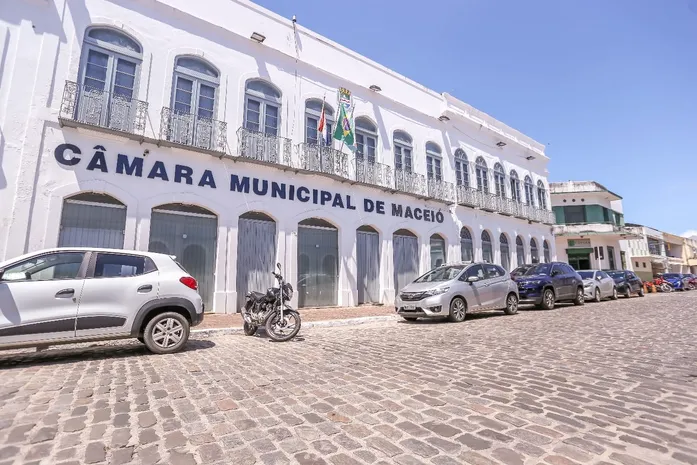 Câmara cobra investimentos na educação e valorização dos professores