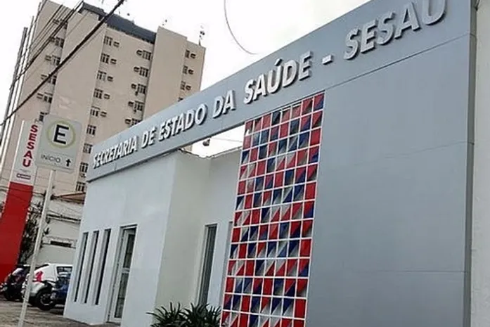 Governo de AL publica edital de concurso para a Sesau com salários de até R$ 5,7 mil