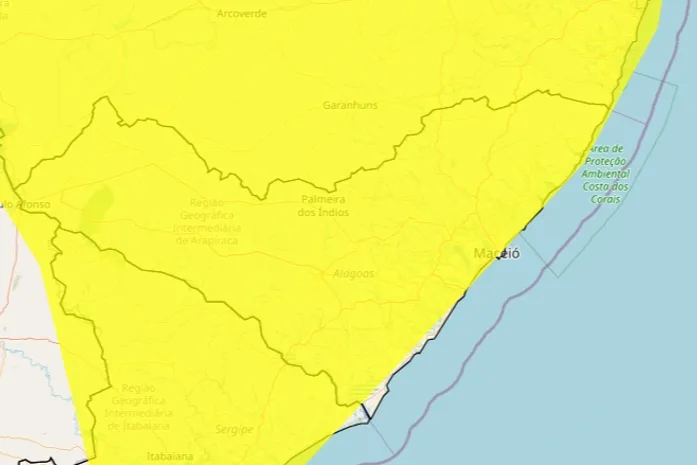 Alagoas entra em alerta para chuvas intensas com risco de alagamentos até segunda