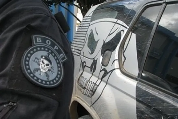 Homem é preso após desacatar policiais e provocar apedrejamento de viaturas