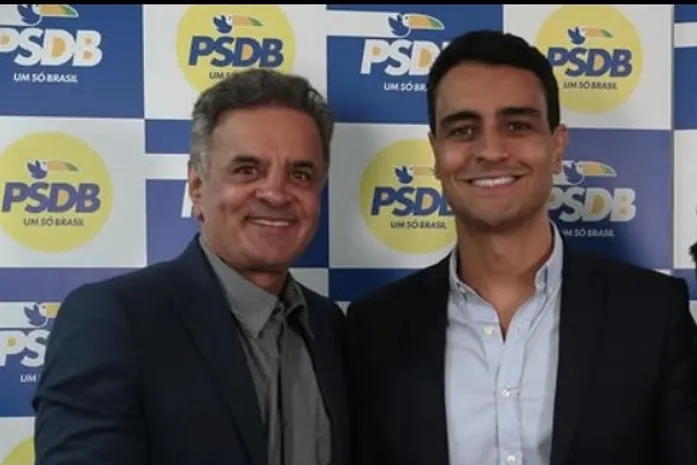 Pré-candidatura de Aécio Neves pode forçar JHC a assumir palanque presidencial