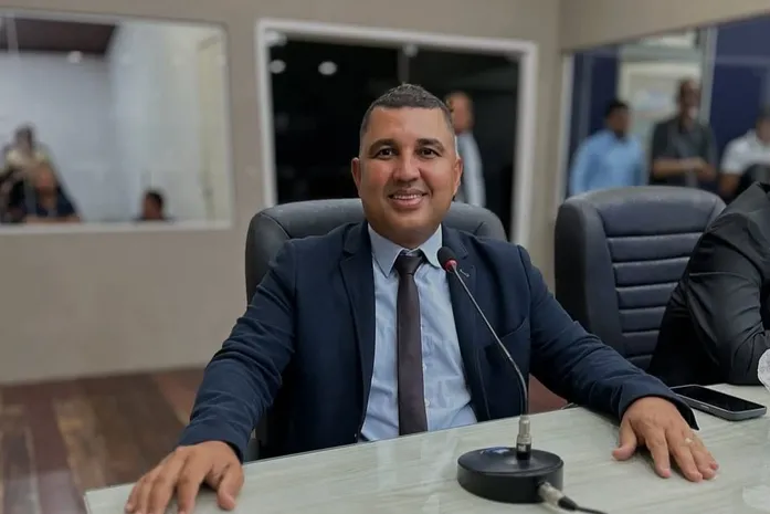 JHC devolve cargos a vereadores rebeldes, mas mantém Cal Moreira fora da “joia da coroa”