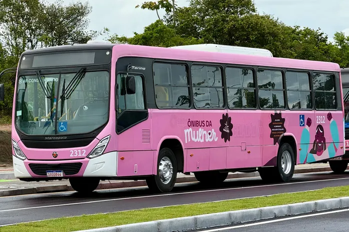 Mulher trans é impedida de embarcar no “Ônibus da Mulher” em Maceió