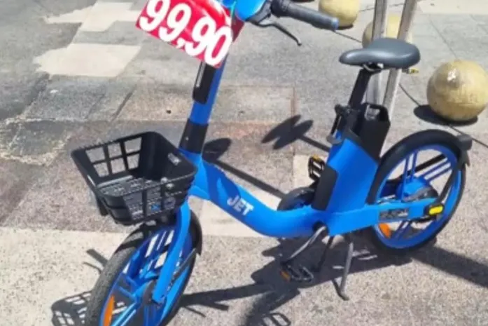 Bicicleta elétrica é colocada a venda no calçadão do Centro de Maceió