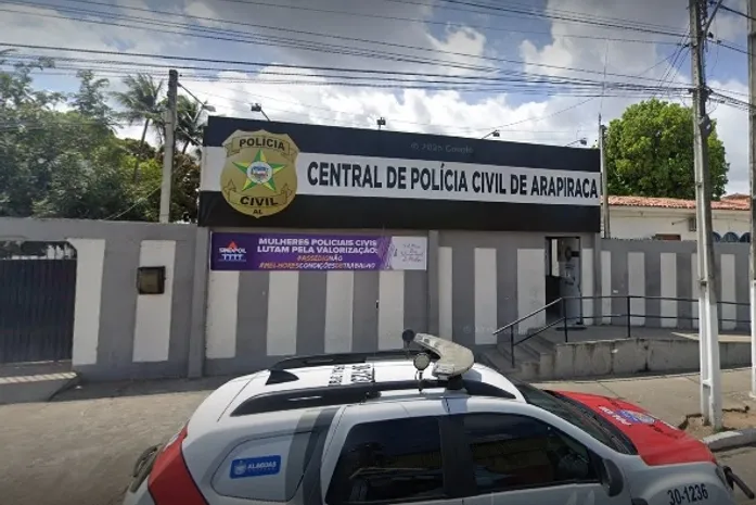 Homem pede água em lava a jato e leva vaso sanitário ao sair, diz PM