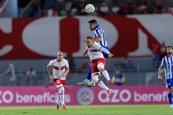 CRB vence o CSA com um a menos e larga na frente no Alagoano