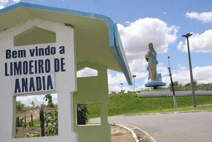 Corpo em decomposição é encontrado dentro de residência em Limoeiro de Anadia