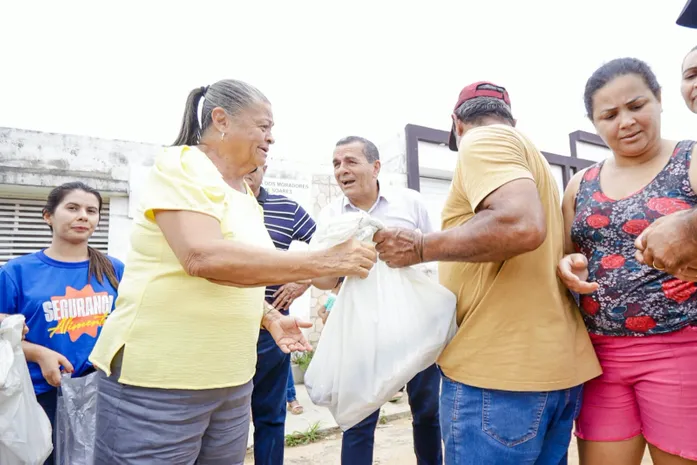 Distribuição de 28 toneladas de peixe atende 13 mil famílias em Palmeira dos Índios