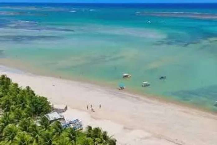 Muros e placas restringem passagem à Praia do Toque e MPF busca solução
