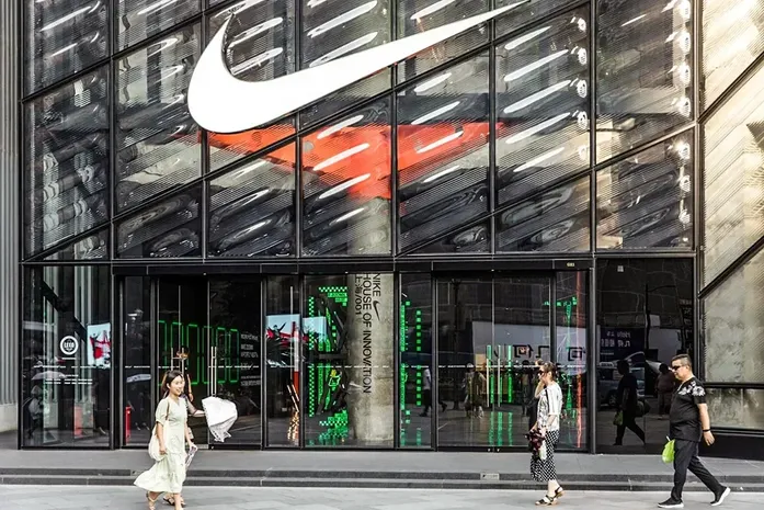 Nike é condenada por defeito em tênis de R$ 2,6 mil, em Maceió