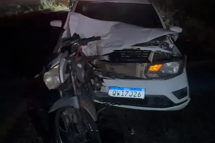 Pedreiro de 22 anos morre após moto ser atingida por carro na zona rural de Craíbas