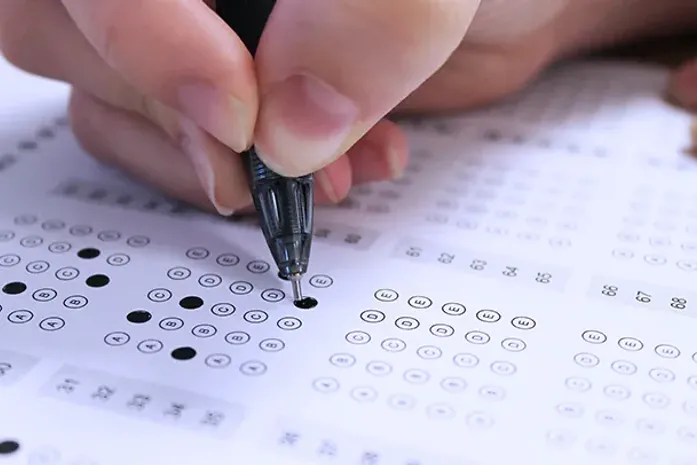 Governo de AL avança para novos concursos da Uncisal e Detran; ﻿veja o número de vagas