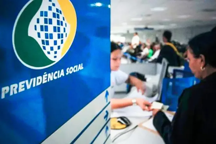 INSS adota fila nacional para agilizar análise de benefícios e reduzir tempo de espera