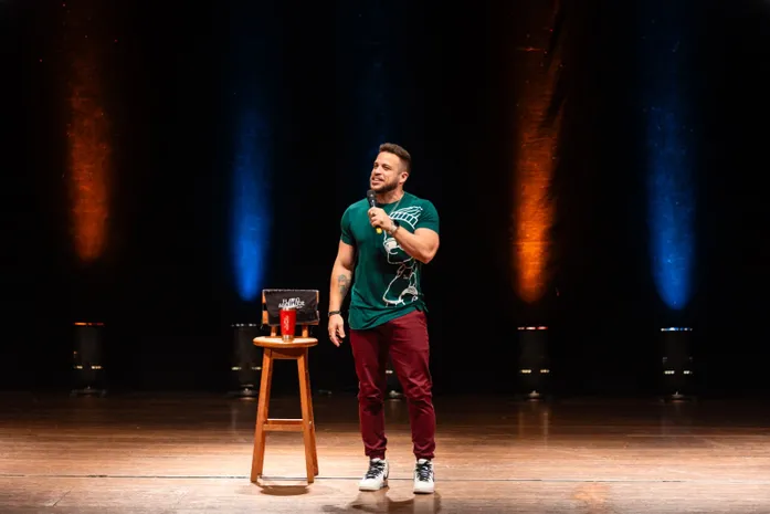 Humorista Flávio Andradde volta a Alagoas com novo show em Maceió e Arapiraca