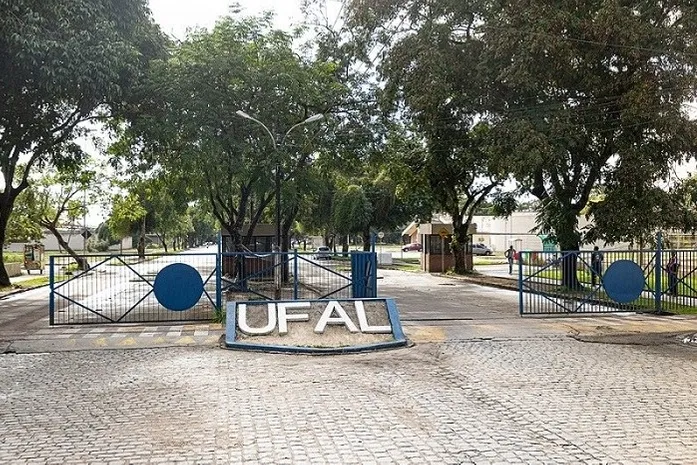 Ufal aprova cotas para pessoas trans nos cursos de graduação