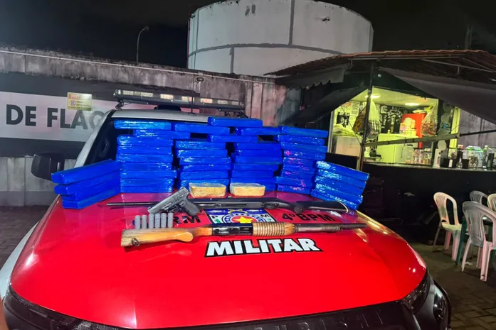 Servidor do Ronda no Bairro é apreendido com armas e 36kg de drogas
