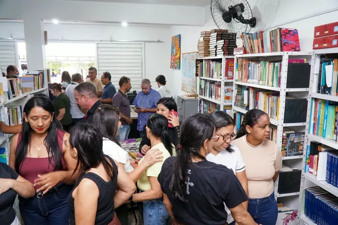 MVV entrega livros e equipamentos na reabertura da Biblioteca de Craíbas