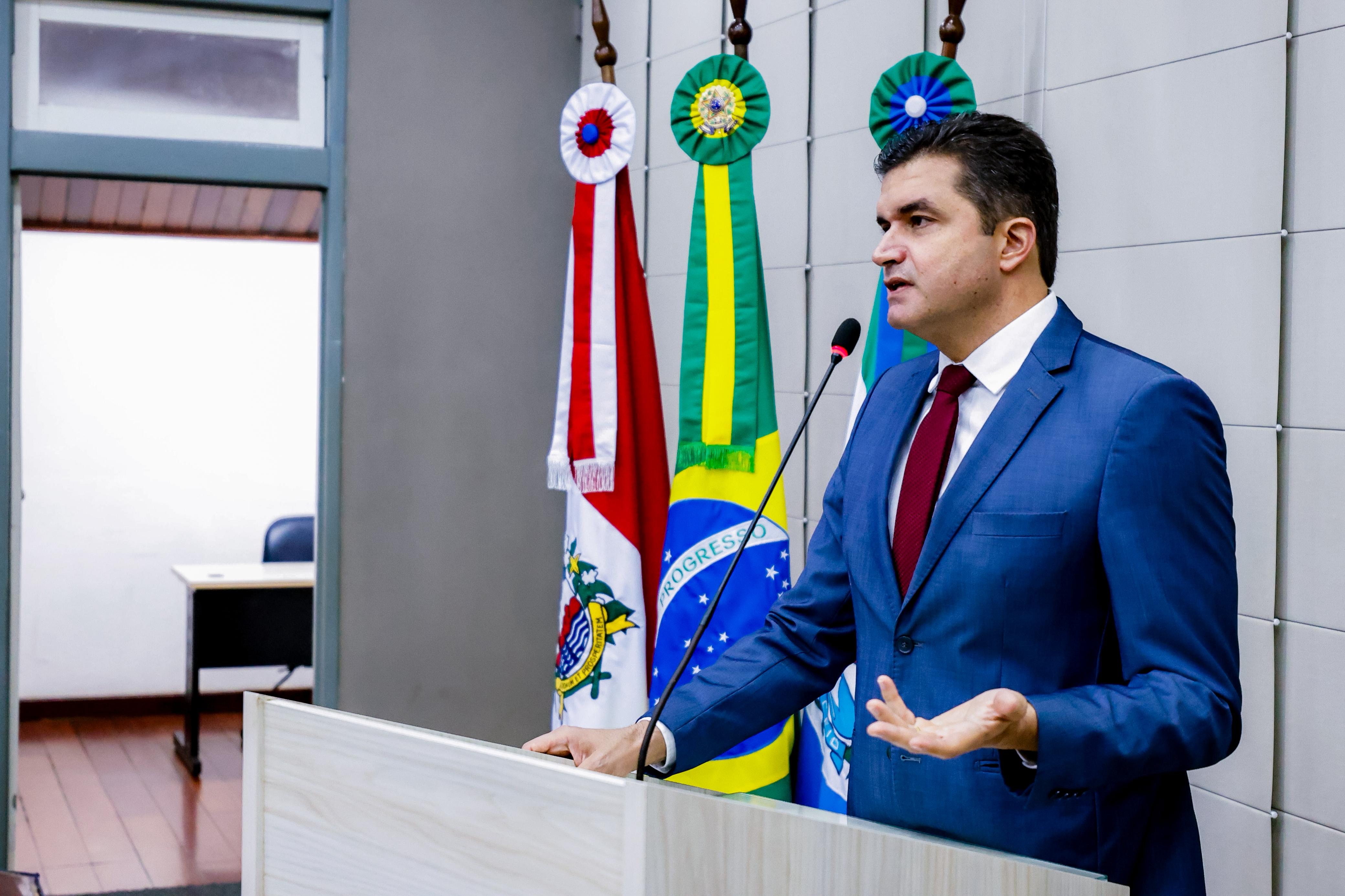 Rui Palmeira questiona aplicação milionária do IPREV em banco em crise
