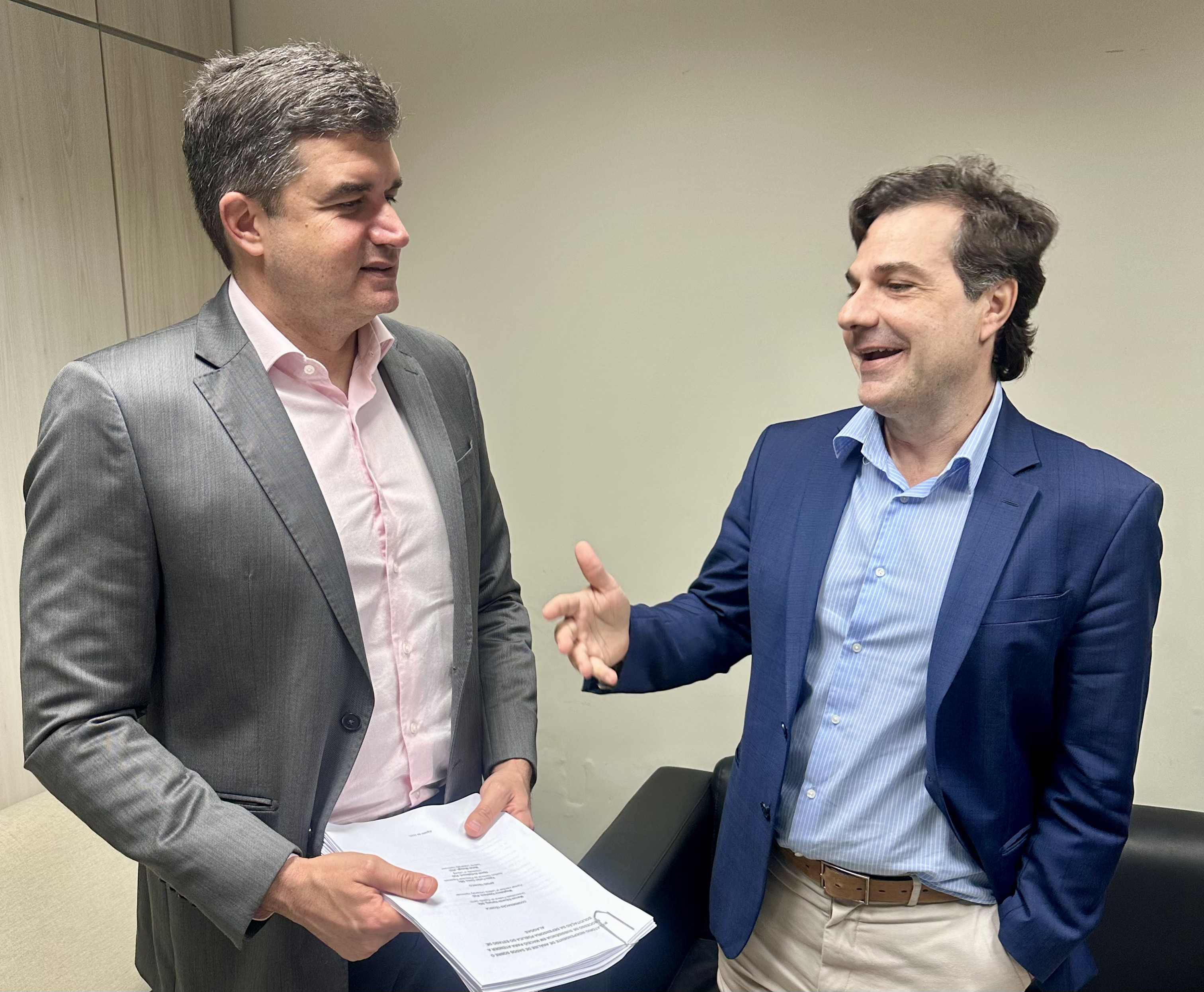 Rui Palmeira discute isenção automática do IPTU para famílias do Minha Casa, Minha Vida