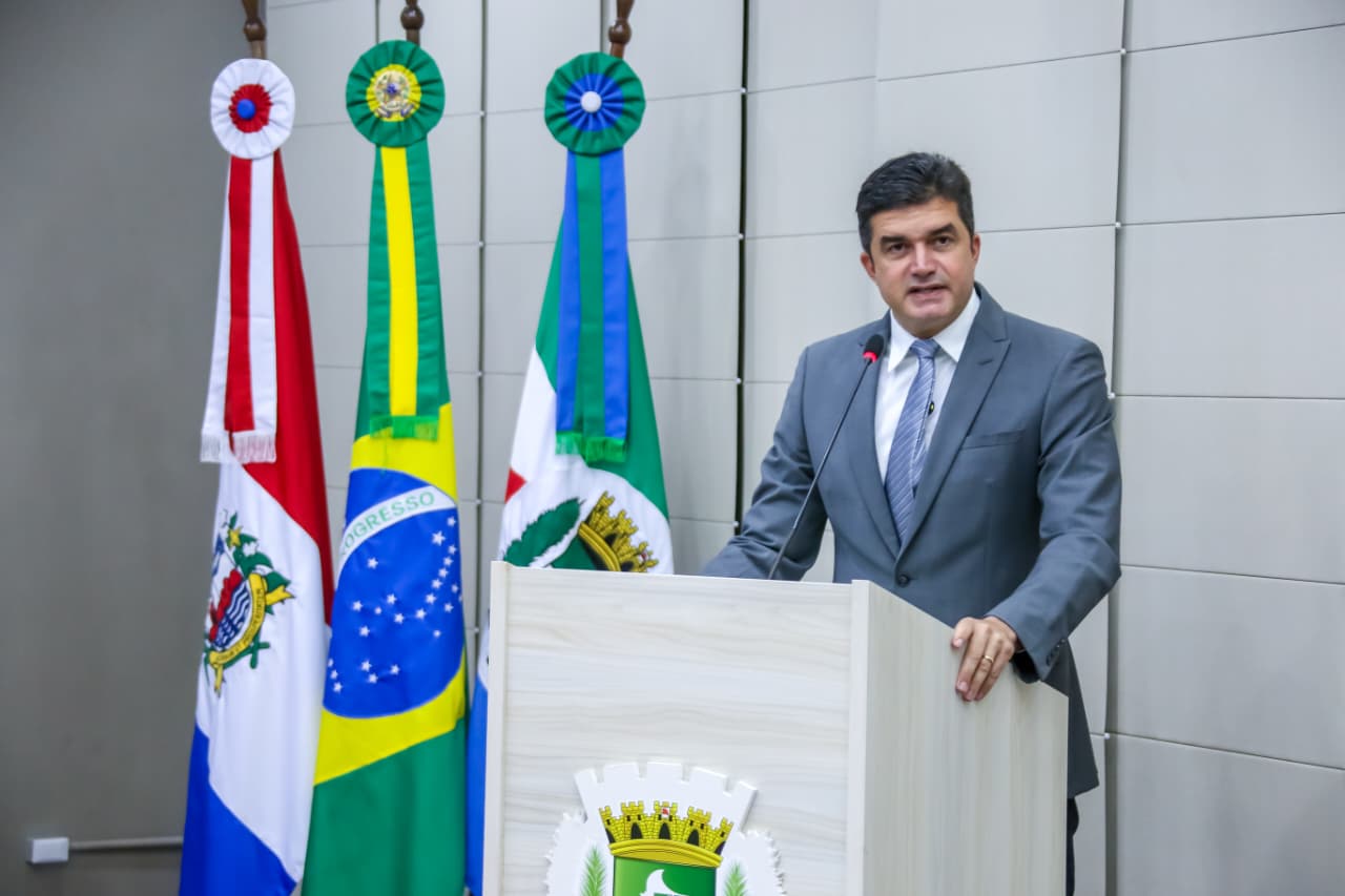 Rui Palmeira diz que JHC o persegue após contas enviadas à Câmara