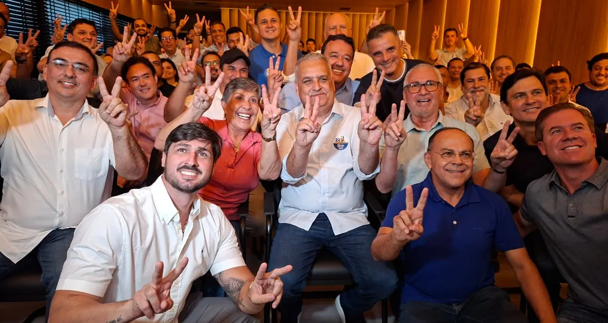 Bloco de 22 municípios declara apoio a Flávio Bolsonaro em Alagoas