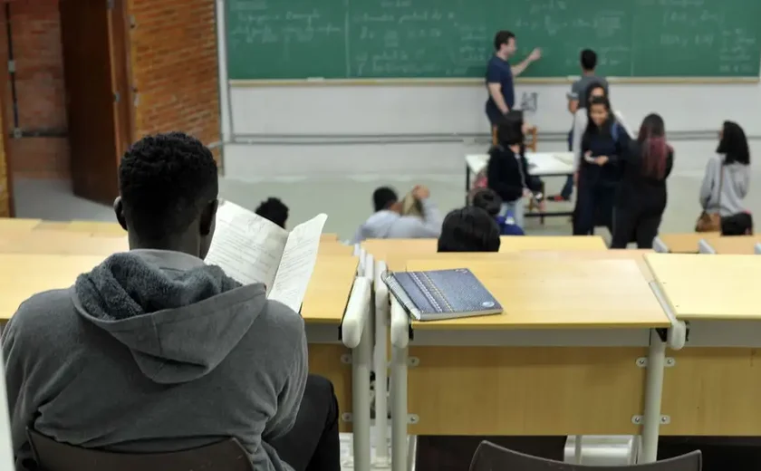 Violência e censura atingem maioria dos professores em todo o país