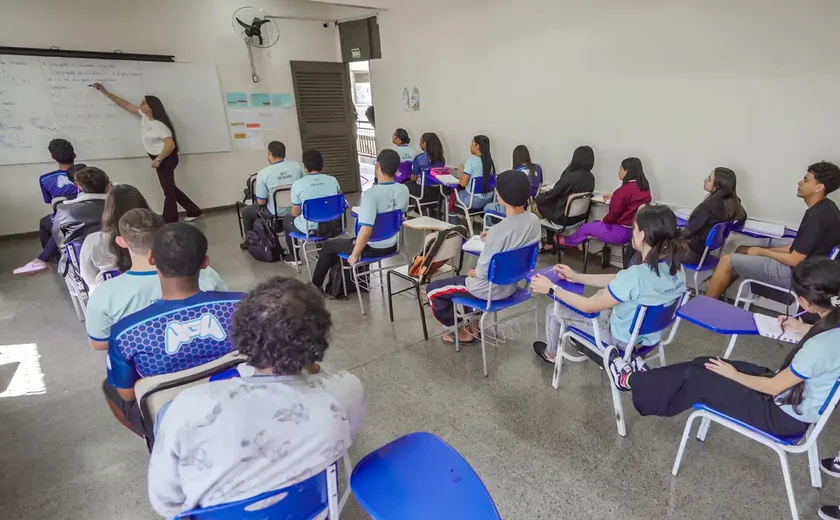 Pesquisa aponta que 57% dos alagoanos aprovam escola em tempo integral