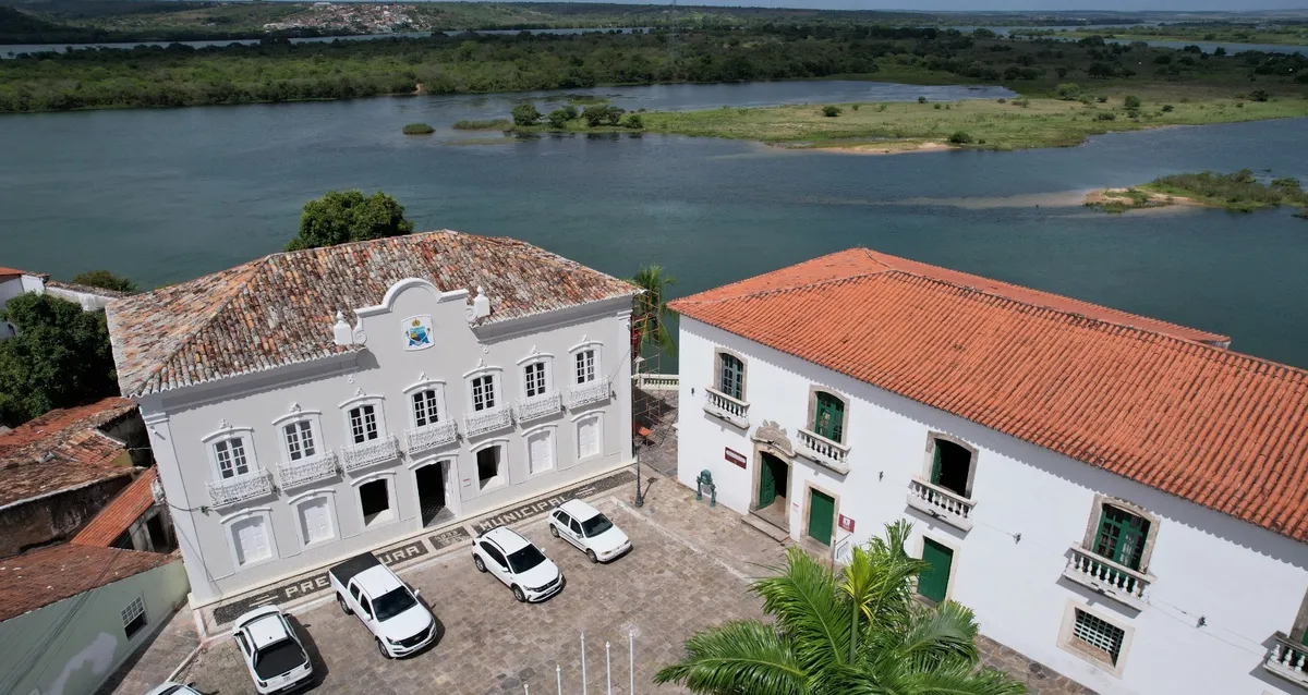 Pagamento da folha injeta quase R$ 10 milhões na economia de Penedo