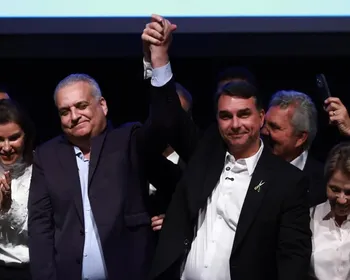 Flávio Bolsonaro divulga plano de governo com propostas para segurança