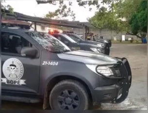 Homem é morto a tiros dentro de casa e granada é deixada na cama em AL