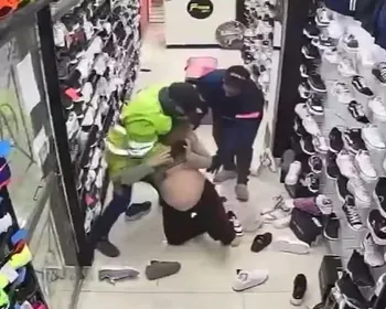 Grávida é derrubada e agredida durante assalto em loja na Argentina