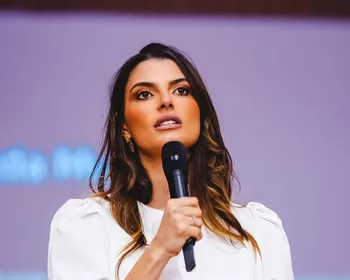 Marina estreia no guia eleitoral com foco em família e trajetória ao lado de JHC