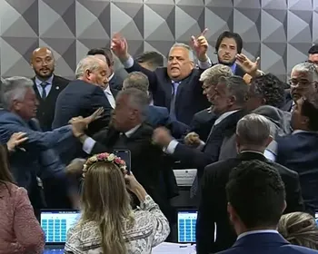 Confusão paralisa CPMI do INSS após sigilos aprovados