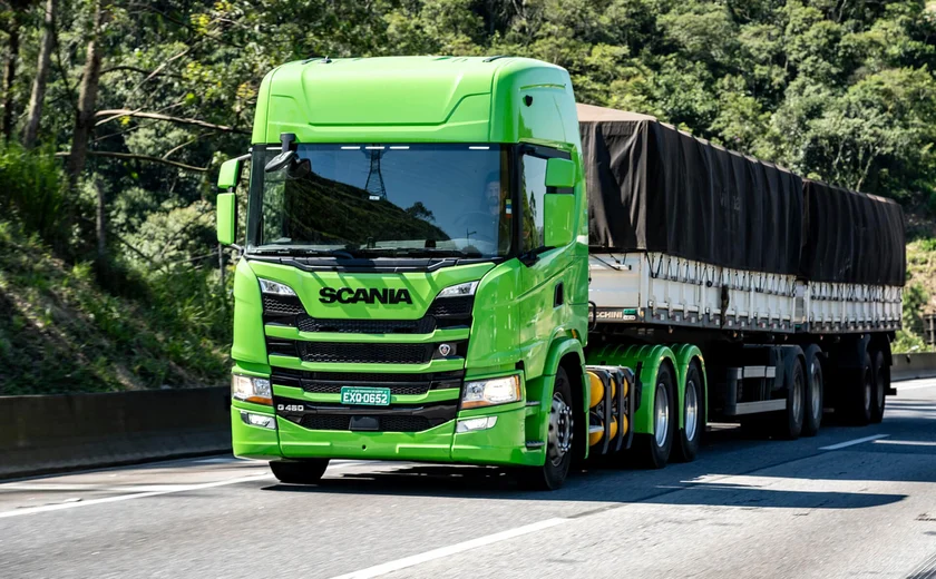 Algás e Scania apresentam em Maceió novos caminhões movidos a GNV