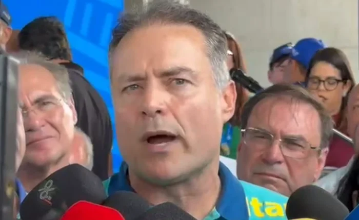Renan Filho critica Flávio Bolsonaro e questiona pré-candidatura à Presidência