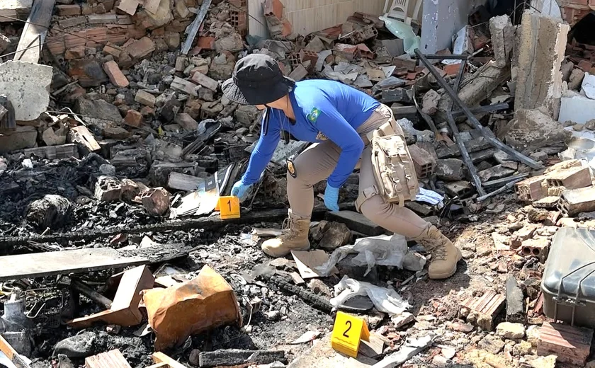 Polícia Científica investiga causa de explosão de fogos em Arapiraca