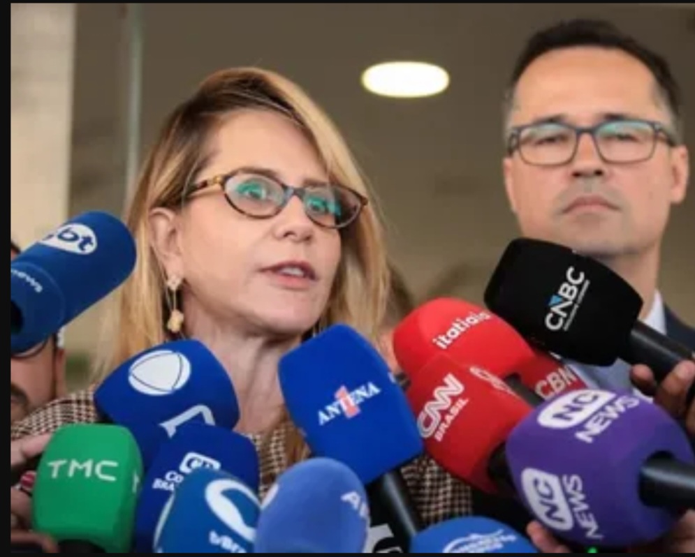Flávio aceita abrir sigilos, mas impõe condição à campanha de Lula
