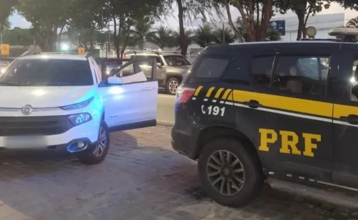 PRF recupera três veículos roubados e prende suspeitos em Alagoas