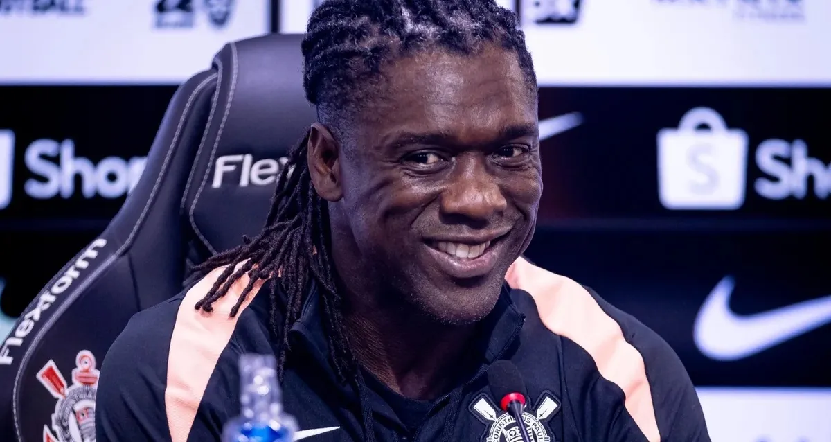 Apresentado, Seedorf promete reação no Corinthians na reta final da Série A