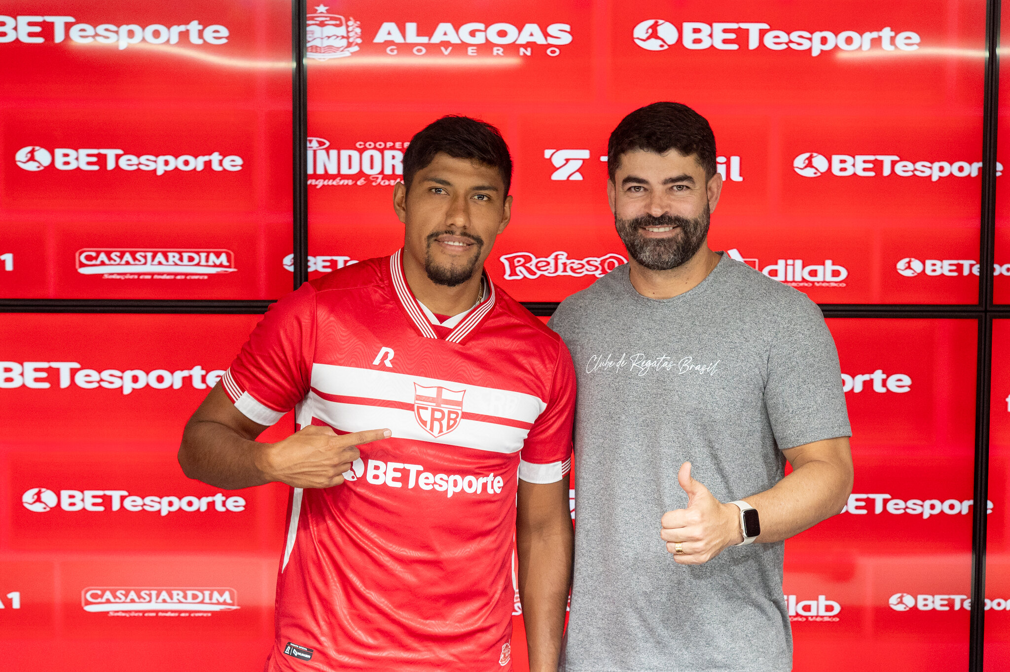 Segovia deixa o CRB e negocia com Náutico para 2026