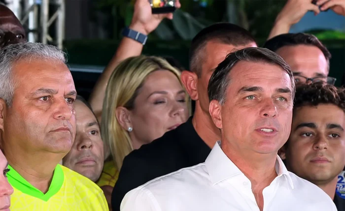 Flávio Bolsonaro chama eleição de ''sacanagem'' e deve pedir anulação do resultado