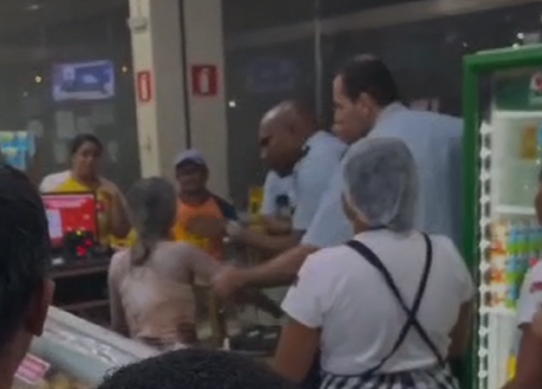 Mulher ateia fogo ao próprio corpo dentro de supermercado no bairro do Jacintinho
