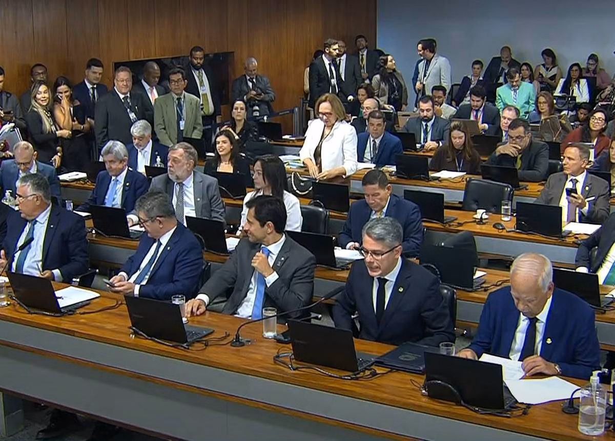CCJ do Senado rejeita PEC da Blindagem por unanimidade