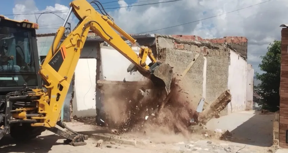 Casas em risco são demolidas no Farol; Maceió soma 13 em 2026