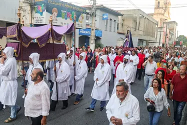 Sexta-feira da Paixão reúne fiéis em ritos de fé e tradição em Maceió