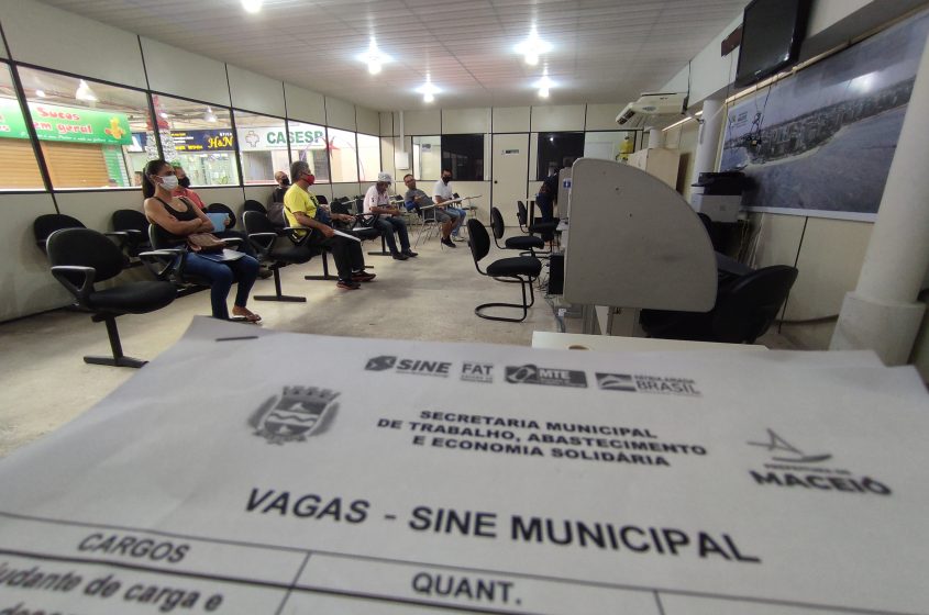 Sine Maceió oferta mais de 80 vagas nesta segunda-feira (17)