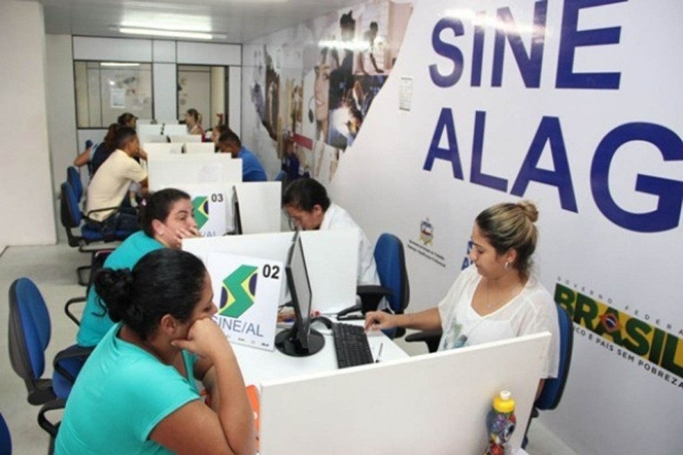 Alagoas abre 2.115 vagas com carteira assinada