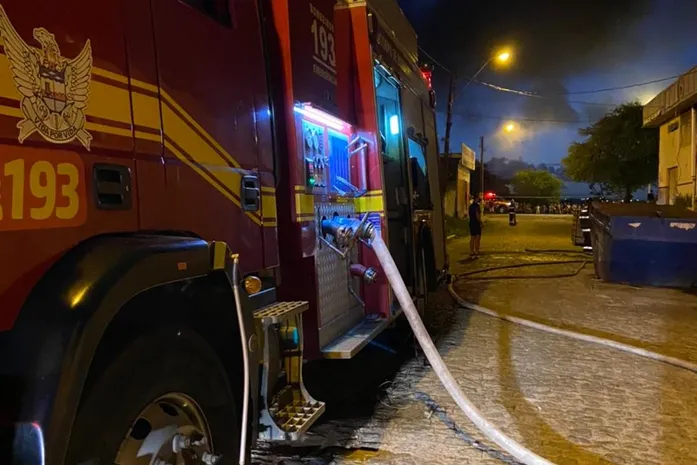 Homem é encontrado carbonizado após incêndio em Piaçabuçu