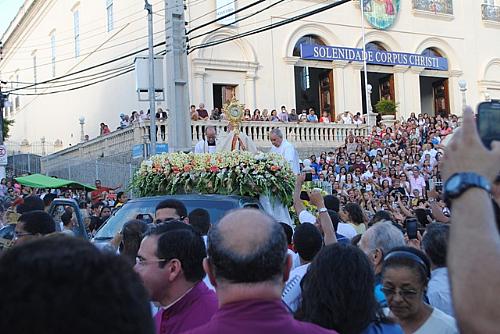 Ruas do Centro e Farol serão interditadas para procissão de Corpus Christi